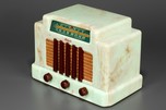 Addison 5 ’Courthouse’ Radio in Pistachio + Burgundy Catalin - Great